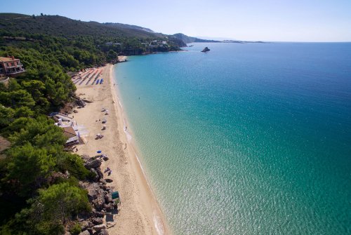 Makris Gialos Beach